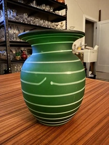 Aserbaidschan mundgeblasenes Glas wunderschöne tiefgrüne Vase mit Wirbelfaden sieht dunkler aus - Bild 1 von 10