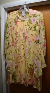 Abito completo DANA KAY 14W NUOVO CON ETICHETTE giallo rosa floreale 3 PEZZI - Foto 1 di 9