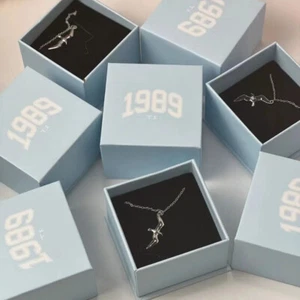 Taylor Swift 1989 Seagull T.S. Re-recorded Necklace Peripheral Pendant Fans Gift - Picture 1 of 11