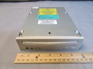 Wearnes CDD-720-820 IDE CD-ROM From Amiga A4000T - Picture 1 of 3