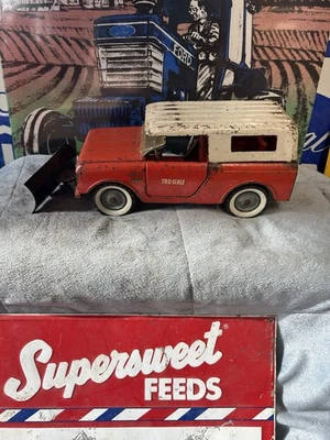 TRU SCALE INTERNATIONAL IH SCOUT, Top & Blade - Image 1 of 4