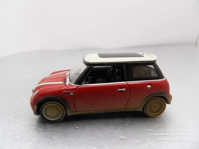MINI COOPER S       2004 JOHNNY LIGHTNING HOLLYWOOD ON WHEELS     1:64 DIE-CAST - Image 1 of 4