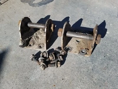 1960 1961 1962 1963 1964 Chrysler Dodge Mopar soporte de suspensión de resorte de hoja delantera Foto 1 de 4