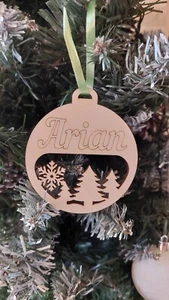 Weihnachtsgeschenk Personalisiert Name 1Kugel aus Holz Geschenkidee Advent - Bild 1 von 3