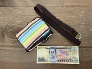 Cebu Pacific Travel Wallet Compact Striped + Phillipine Banknote 500 JG654351 - Picture 1 of 15