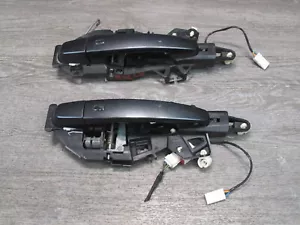 🥇16-23 JUEGO DE 2 MANIJAS EXTERIORES PUERTA IZQUIERDA Y DERECHA CHEVROLET CAMARO OEM - Imagen 1 de 15