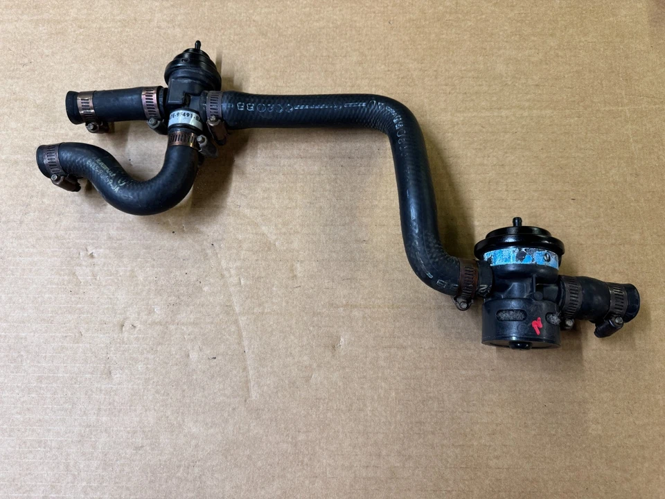 Оригинальные обратные клапаны отводного клапана выхлопной системы насоса смога 87-93 Ford Mustang - Изображение 1 из 4