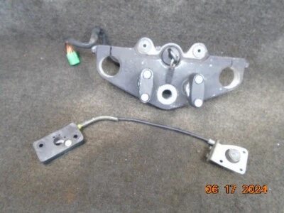 06 Suzuki GZ250 GZ 250 Marauder ignition switch seat lock key upper triple tree - Image 1 of 4