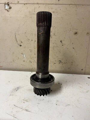 Eje de entrada para tractor Ford C5NN772A para transmisión de 8 velocidades  Foto 1 de 4