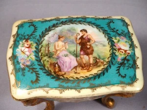 Royal Vienna Trinket Dresser Box Porcelain Beehive Antique Couple Love - Picture 1 of 8