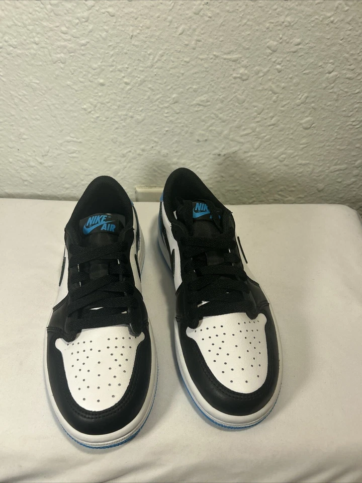 Talla 5 - Air Jordan 1 Retro OG Bajo UNC W Foto 1 de 4
