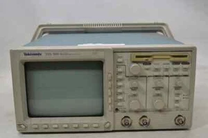 Oscilloscopio TDS380 Tektronix 2Gs/s 400 Mhz spedizione gratuita free shipping - Imagen 1 de 4