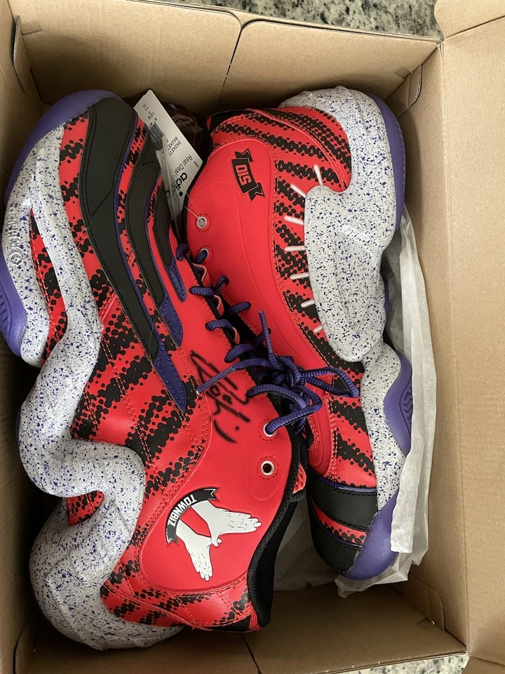 Adidas “Rookie Of The Year” Damian Lillard #/530 Size 11 Men’s - Autographed - Image 1 of 4