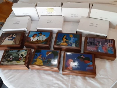 Disney Caja de Música Serie 5 Reloj Fósil Juego Completo de 7 con Set de Regalo de Membresía Foto 1 de 4