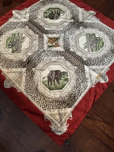 BUFANDA DE SEDA R DI RATTI tema animal 34 x 34 elefante guepardo cebra jirafa - Imagen 1 de 11