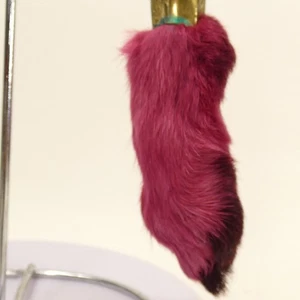 Vintage LUCKY CHARM USA Rabbit’s Foot Keychain Burgundy 2-Tone NOS USA AEKYM - Picture 1 of 14
