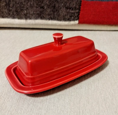 Plato de mantequilla cubierto FIESTA, rojo, fiestaware vintage, marca "E" Foto 1 de 4