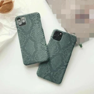 Vintage Green Back Python Phone Case for iPhone 12 11 ProMax X XR XS 8 7 Plus - Photo 1 sur 8