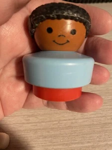Fisher Price Vintage 1990 Little People Boy rojo azul negro - Imagen 1 de 3