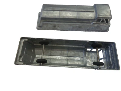 1--VINTAGE MIDGETOY Diecast l Tanker truck 5 3/4 '' - Image 1 of 4