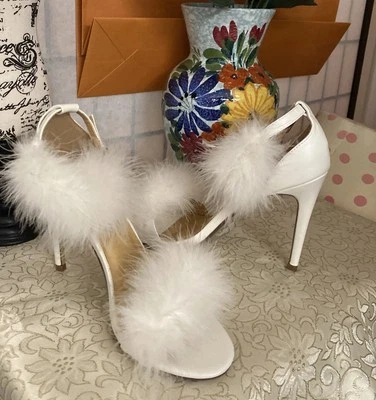 Cape Robbin Women 9 Sexy Stilletto Pumps ~ White Marabou Feathers (Read) - Image 1 of 4