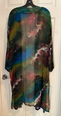 Arte portátil - Abrigo de seda pintado a mano Foto 1 de 2