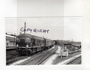 Eisenbahn Foto früher Diesel D5008 Buxton LNWR Bahnhof Derbyshire MR LMS - Bild 1 von 1