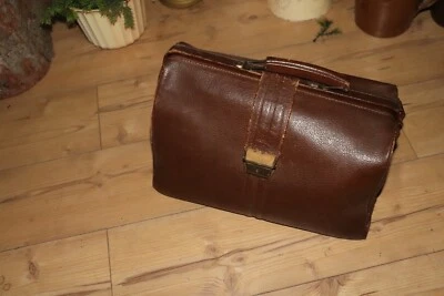 ALTER ARZTKOFFER HEBAMMENTASCHE HANDTASCHE LEDER 30 ER JAHRE - Bild 1 von 4