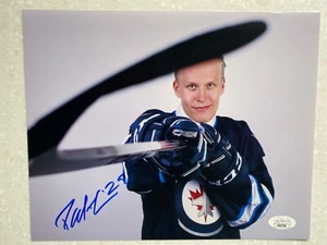 PATRIK LAINE AUTOGRAFO 8x10 2016/17 NHL Rookie Year Winnipeg Jets JSA COA - Foto 1 di 5