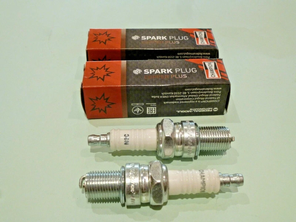 PAR DE VELAS DE IGNIÇÃO TRIUMPH T120 TR6 BONNEVILLE 1968 + CAMPEÃO GENUÍNO N3C - Imagem 1 de 1