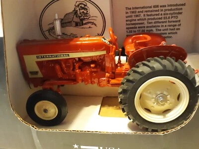 Country Classics By Scale Models Case IH  International 606 Red Dealer Edition - Image 1 of 3