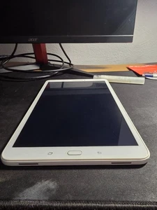 Samsung Galaxy Tab A6 10.1'' (2016) SM-T580 16/2GB Wi-Fi, 10,1" - White - Foto 1 di 10