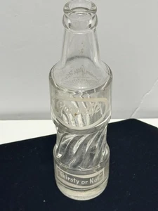 Botella de refresco Grapette vintage de 7 oz, vidrio grueso retorcido, Camden, Ark. Desde 1952 - Imagen 1 de 9