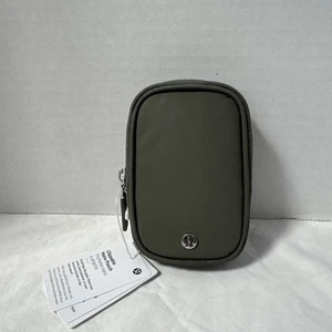 Lululemon Clippable Nano Pouch in Sage Green - NWT - Picture 1 of 5