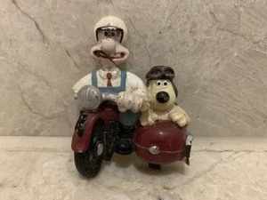 Wallace & Gromit Wallace Motorbike Fridge Magnet Broken No Magnet - Picture 1 of 3