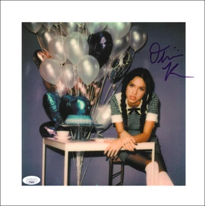 Olivia Rodrigo signed Autogramm 12x12 Guts Album Vinyl Schallplatte Einlage - JSA COA - Bild 1 von 3