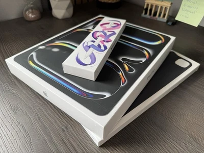 iPad Pro 13 Zoll M4 512 GB + Apple Pencil Pro + Smart Folio - Bild 1 von 4