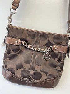 Vintage Classic Coach Signature logo Canvas chainlink Crossbody Monogram Purse - Picture 1 of 14