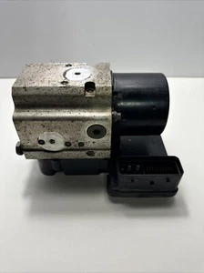 2004 - 2006 Cadillac Escalade ABS Anti-lock brake pump module OEM 13642509G - Picture 1 of 12