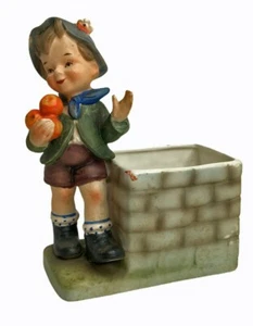 Figura jardinera vintage Relpo Boy con cosechas frutas manzanas estilo Hummel K1806 - Imagen 1 de 10