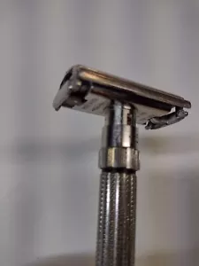 Gillette Double Edge DE Safety Razor 1-9 Adjustable 1959 E4 Fat Boy VTG Made USA - Picture 1 of 8
