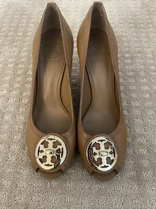 TORY BURCH SELMA BROWN LEATHER OPEN TOE WEDGE SHOES, SIZE 9 - Picture 1 of 5