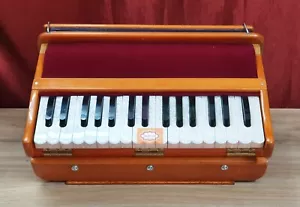 Harinaam Harmonium Portable Indian Instrument 432Hz - Play kirtan Hare krishna - Picture 1 of 9
