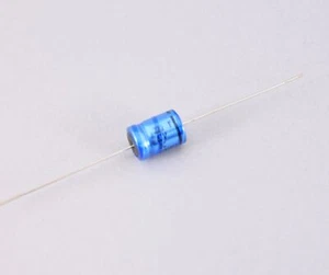 Axialer Aluminium Elektrolytkondensator, 22 uF 63 V 20%, MAL203038229E3 Vishay - Bild 1 von 2