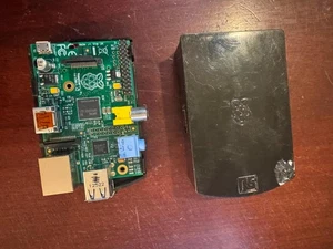 RASPBERRY P1 2011.12 (C) MINI COMPUTER HDMI USB w/Case - Picture 1 of 3