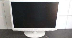 Samsung Monitor Sync Master T24B300 61,0cm (24") LED - Bild 1 von 1
