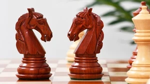 The New Columbian Staunton Series Chess Pieces in Bud Rosewood & Box wood - 3.8" - Picture 1 of 8