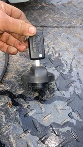 PEUGEOT 207CC CIERRE GASOLINA/DIÉSEL TAPA COMBUSTIBLE CON 1 LLAVE - Imagen 1 de 3