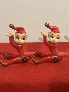 Vintage 1950er rot Gummi Pixies/Elfen hängende Weihnachtsdeko Set/2, 2 Zoll hoch - Bild 1 von 5