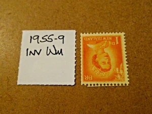 QEII NEW ZEALAND 1955-9 SG 745bw M/MINT INV WMK - Picture 1 of 1